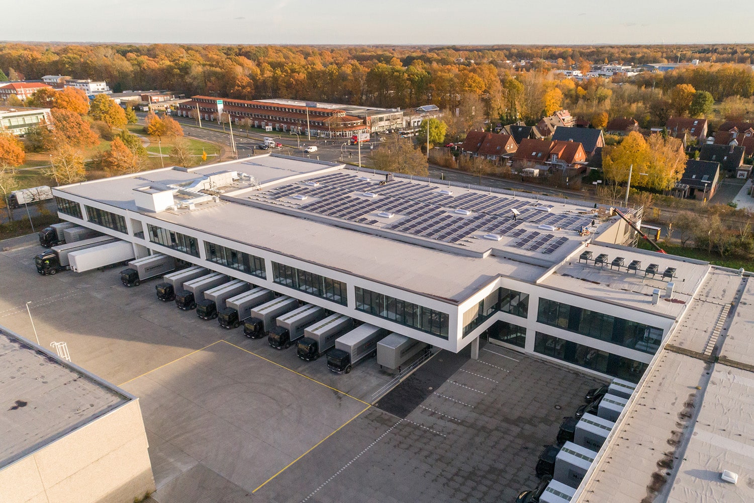 Gautzsch Münster Logistikhalle Neubau: Generalplanung und Schlüsselfertigbau HOFF und Partner. Luftaufnahme.