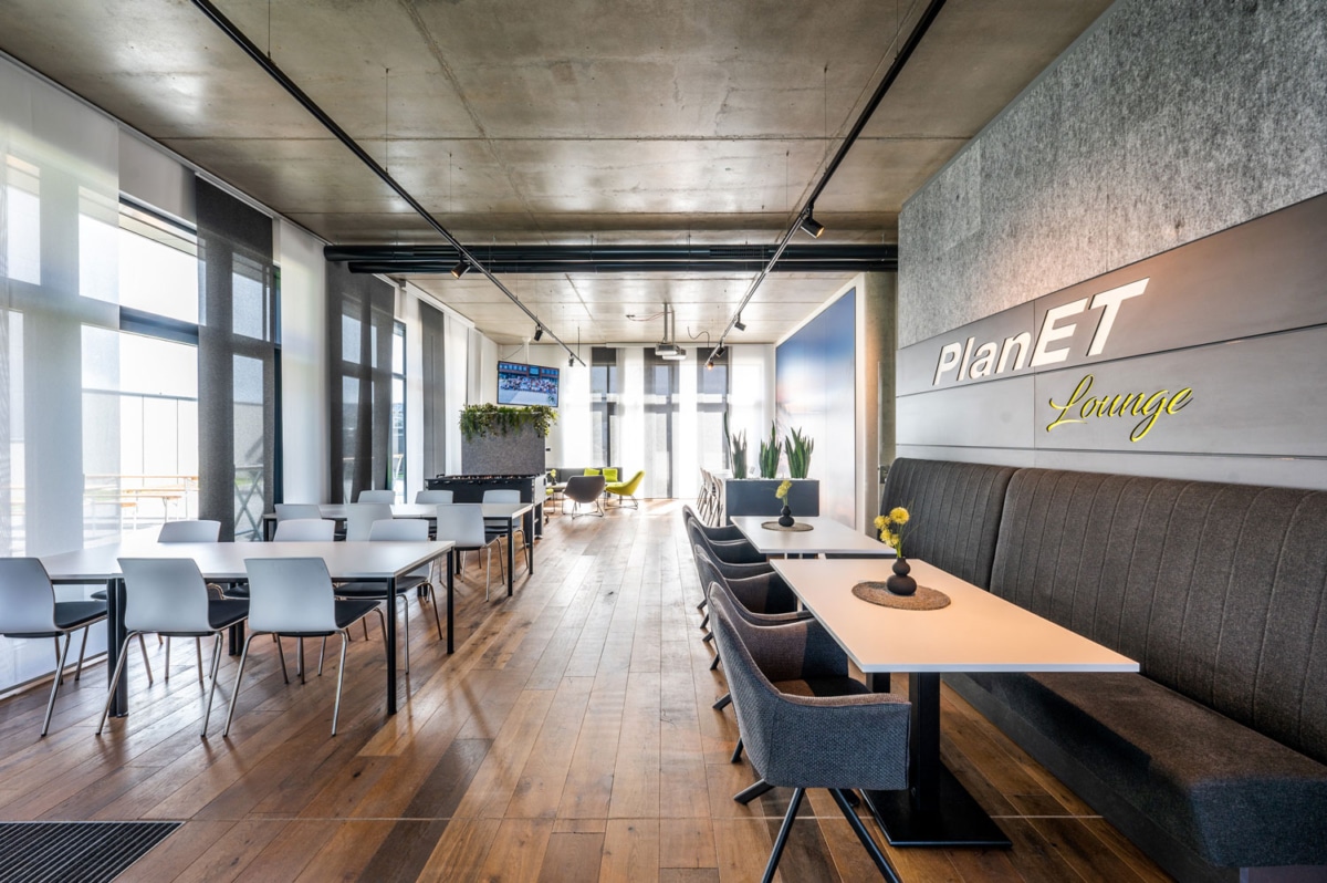 Lounge am neuen Firmensitz von PlanET in Gescher. Konzept, Entwurf und Planung von HOFF und Partner, Gronau.
